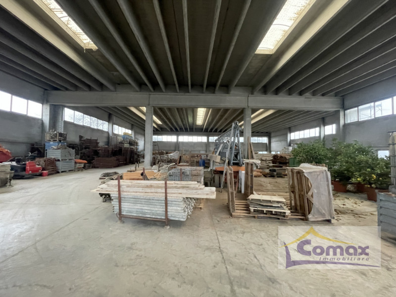 Immagine 2 di Capannone industriale in vendita  in Via Albettoniera a Rovolon