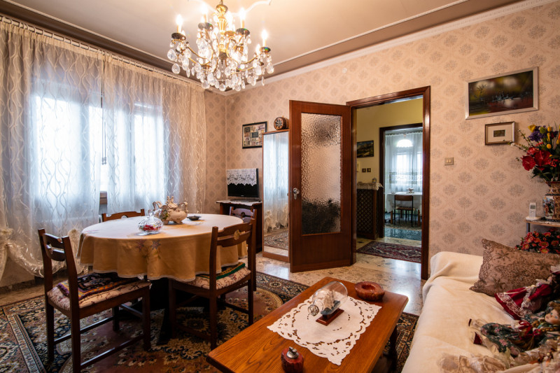 Immagine 6 di Casa indipendente in vendita  in Via dei Tigli a Abano Terme