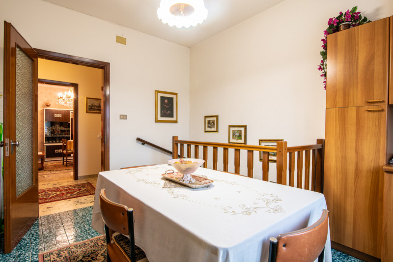 Immagine 8 di Casa indipendente in vendita  in Via dei Tigli a Abano Terme