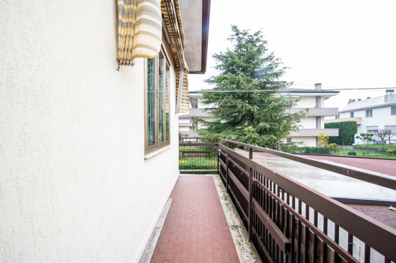 Immagine 11 di Casa indipendente in vendita  in Via dei Tigli a Abano Terme