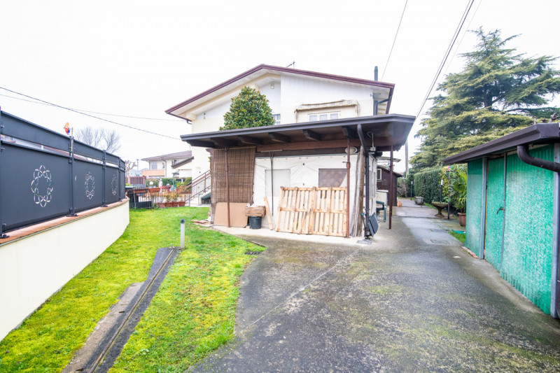 Immagine 27 di Casa indipendente in vendita  in Via dei Tigli a Abano Terme