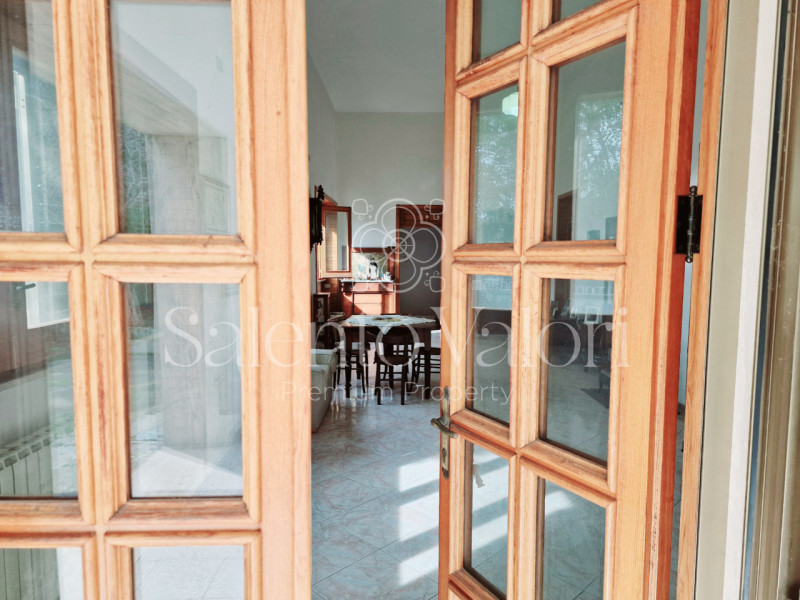 Immagine 2 di Villa in vendita  in Via Provinciale Tuglie 13 a Parabita