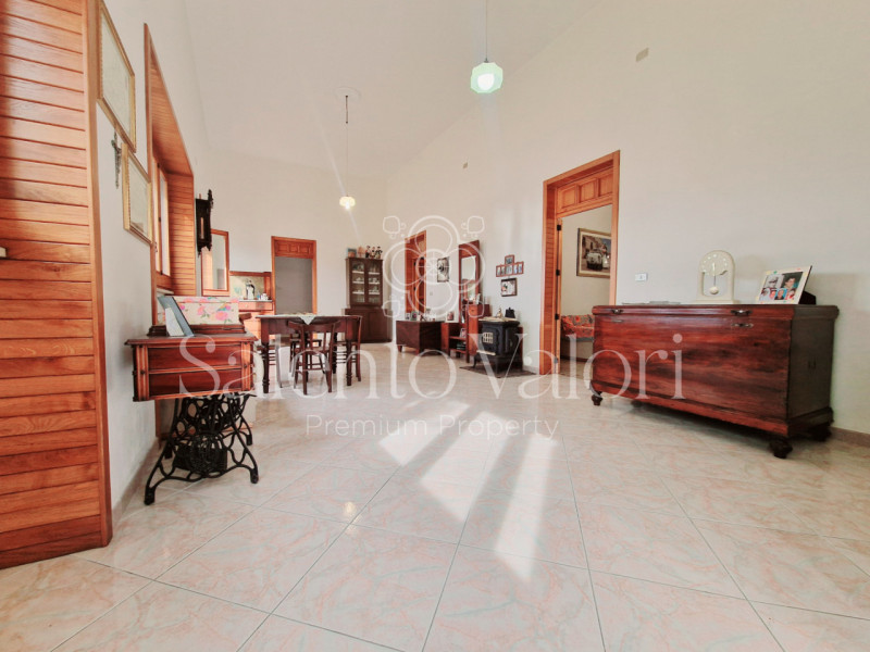 Immagine 5 di Villa in vendita  in Via Provinciale Tuglie 13 a Parabita