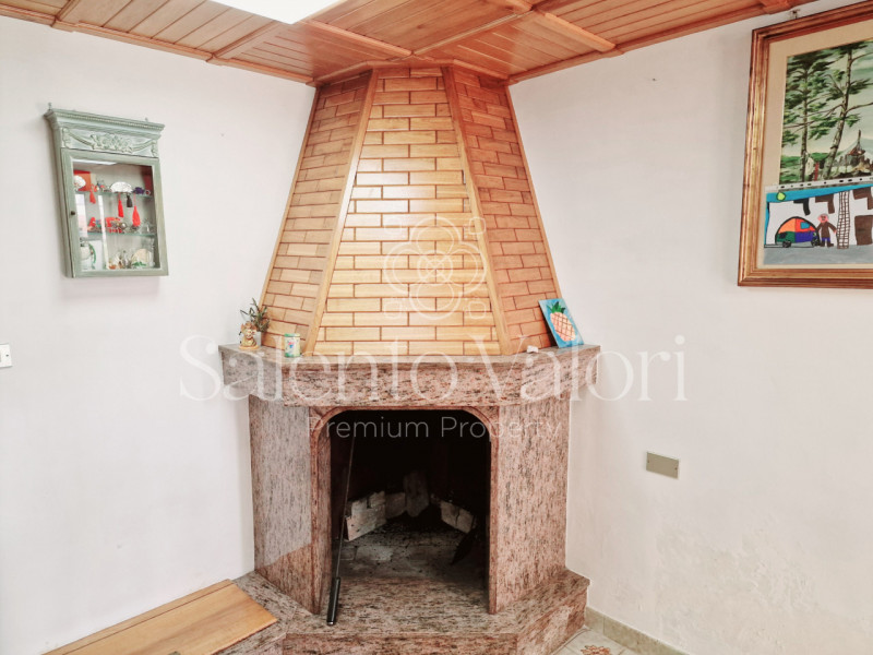 Immagine 15 di Villa in vendita  in Via Provinciale Tuglie 13 a Parabita