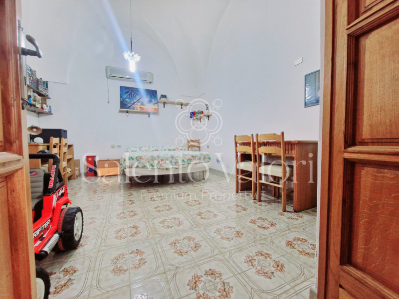 Immagine 27 di Villa in vendita  in Via Provinciale Tuglie 13 a Parabita