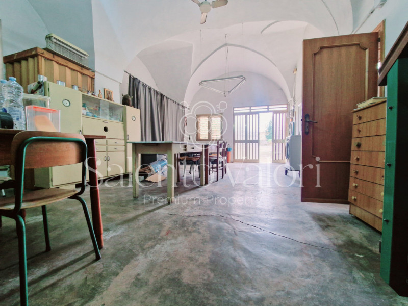 Immagine 36 di Villa in vendita  in Via Provinciale Tuglie 13 a Parabita