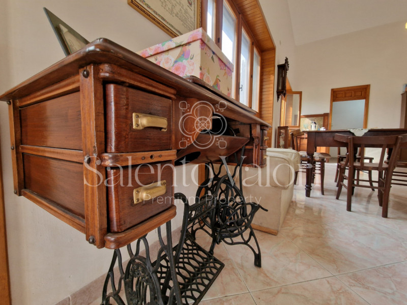 Immagine 43 di Villa in vendita  in Via Provinciale Tuglie 13 a Parabita