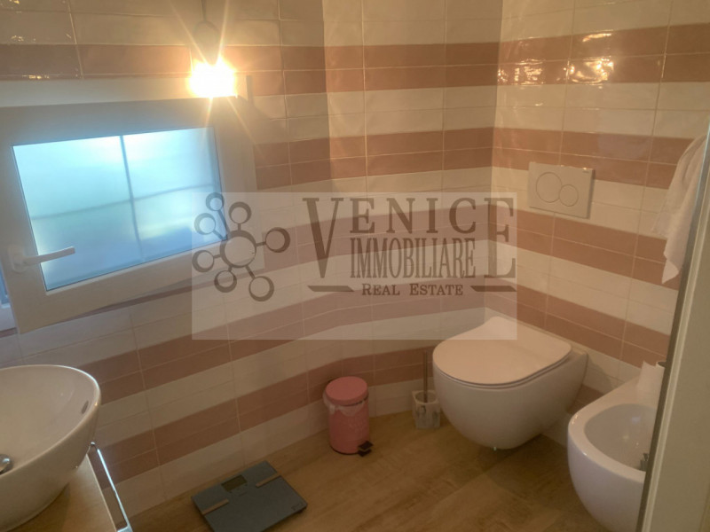 Immagine 7 di Casa bifamiliare in vendita  a Venezia