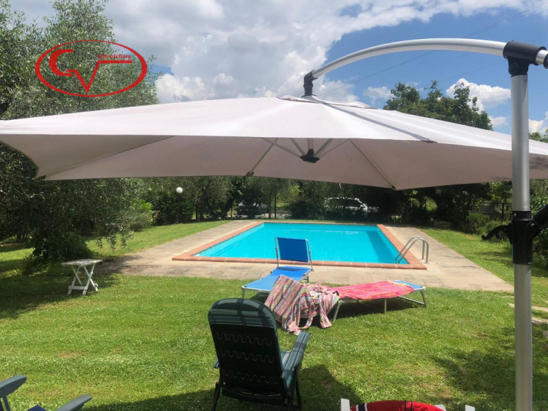 Immagine 2 di Villa in vendita  in gaville a Figline E Incisa Valdarno