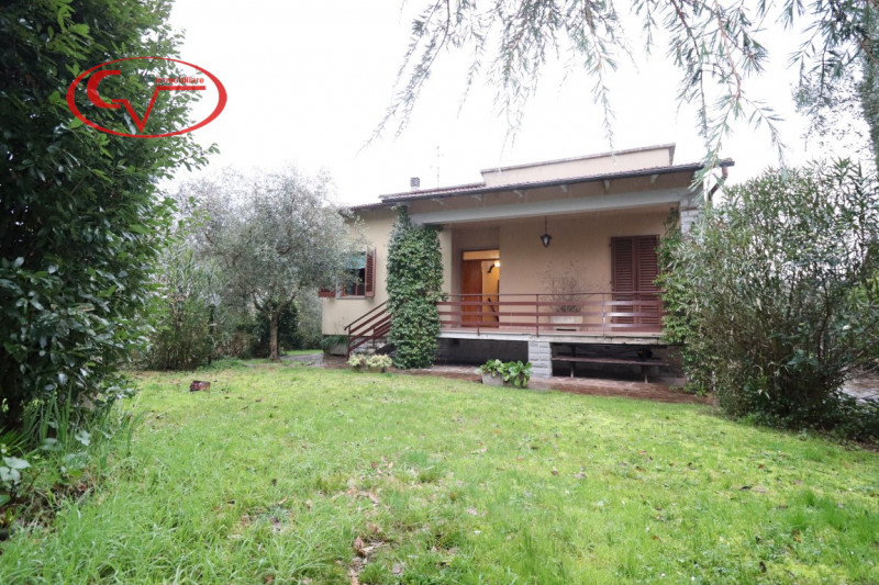 Immagine 4 di Villa in vendita  in gaville a Figline E Incisa Valdarno