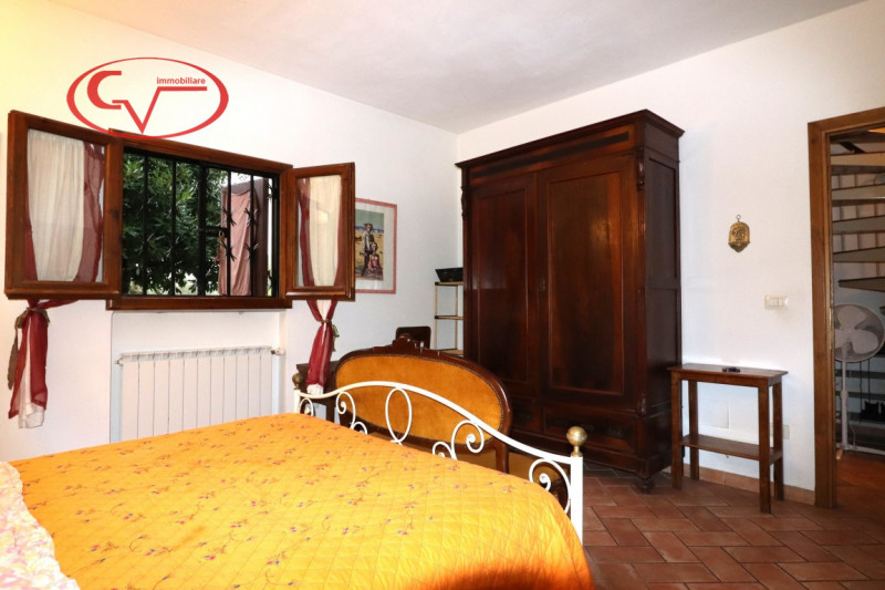 Immagine 17 di Villa in vendita  in gaville a Figline E Incisa Valdarno