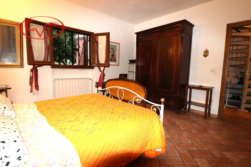 Immagine 18 di Villa in vendita  in gaville a Figline E Incisa Valdarno