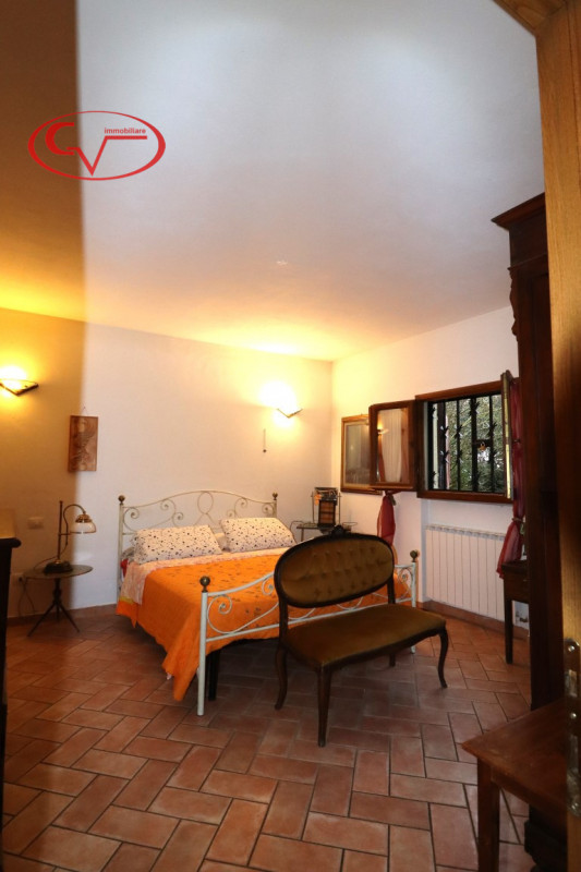 Immagine 23 di Villa in vendita  in gaville a Figline E Incisa Valdarno