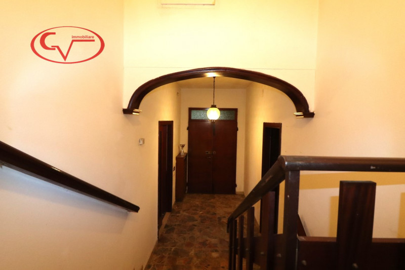 Immagine 34 di Villa in vendita  in gaville a Figline E Incisa Valdarno