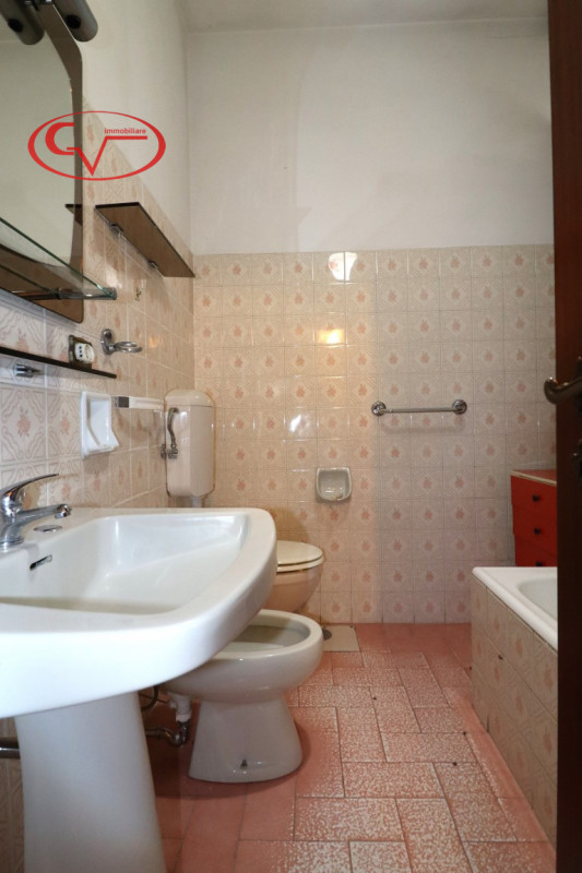 Immagine 41 di Villa in vendita  in gaville a Figline E Incisa Valdarno