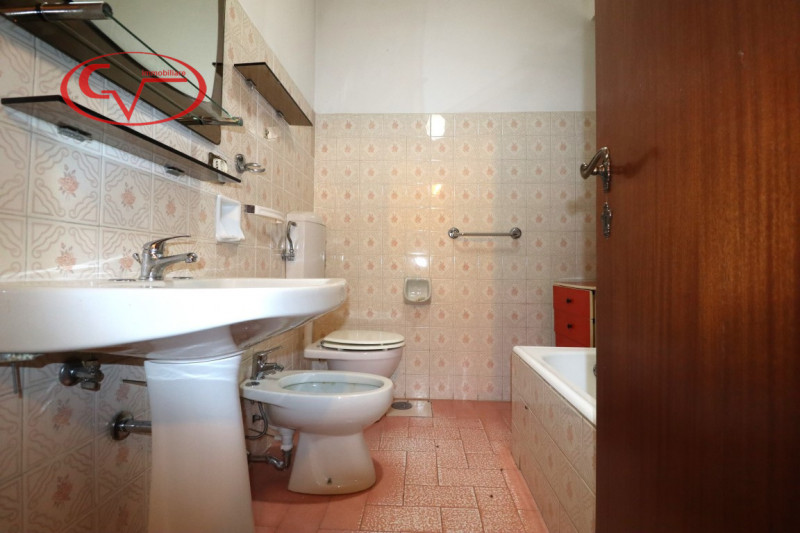 Immagine 43 di Villa in vendita  in gaville a Figline E Incisa Valdarno