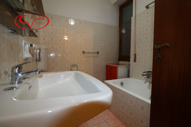 Immagine 44 di Villa in vendita  in gaville a Figline E Incisa Valdarno