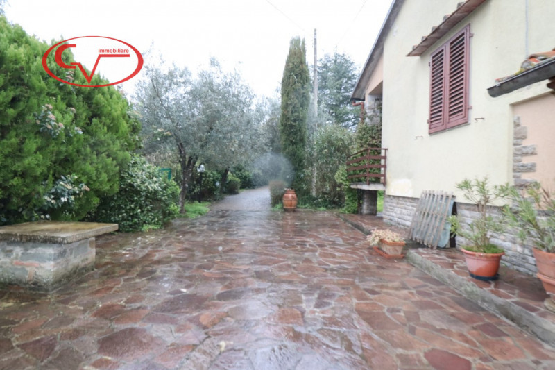 Immagine 45 di Villa in vendita  in gaville a Figline E Incisa Valdarno