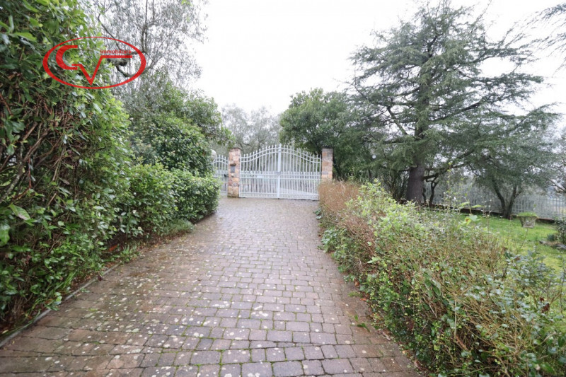 Immagine 47 di Villa in vendita  in gaville a Figline E Incisa Valdarno