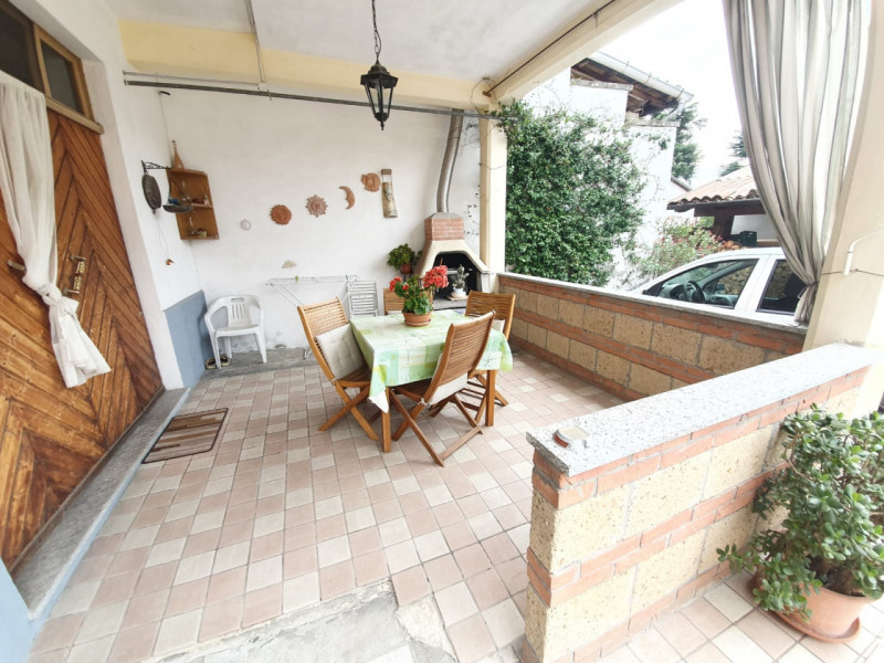 Immagine 3 di Villa in vendita  in Via Trieste 33 a Mirabello Monferrato