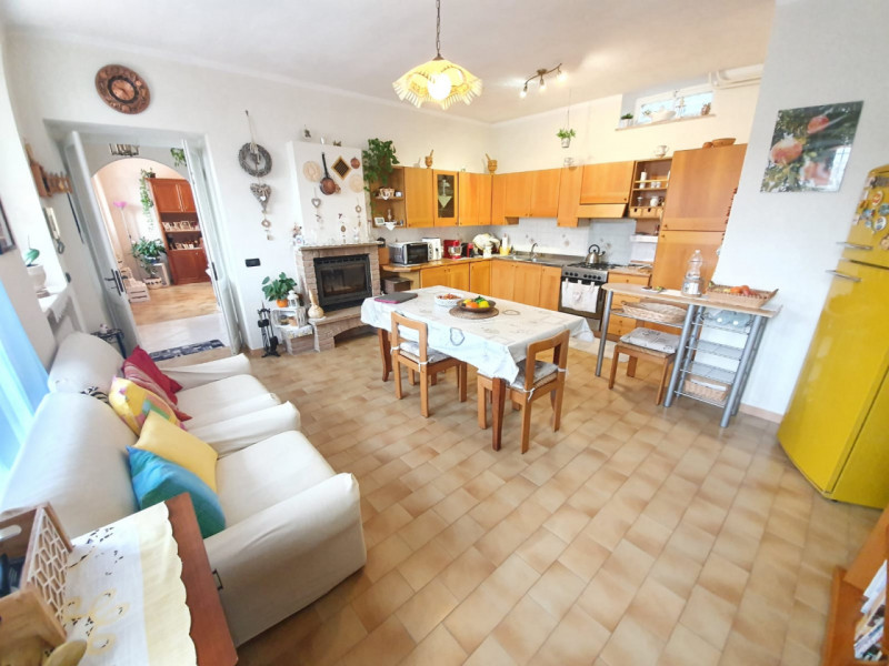 Immagine 6 di Villa in vendita  in Via Trieste 33 a Mirabello Monferrato