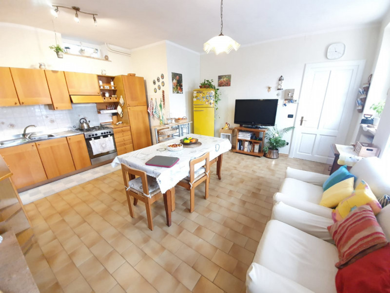 Immagine 7 di Villa in vendita  in Via Trieste 33 a Mirabello Monferrato