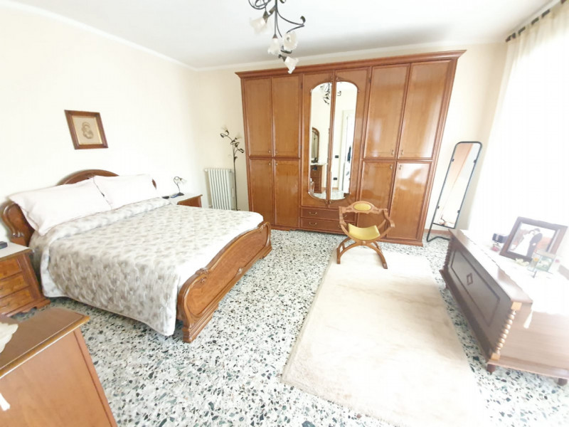 Immagine 14 di Villa in vendita  in Via Trieste 33 a Mirabello Monferrato