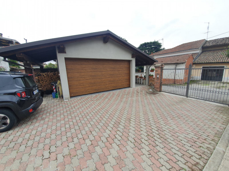 Immagine 25 di Villa in vendita  in Via Trieste 33 a Mirabello Monferrato