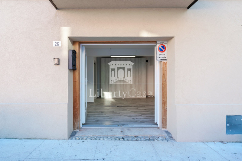 Immagine 16 di Appartamento in vendita  in Via Trento a San Felice Del Benaco