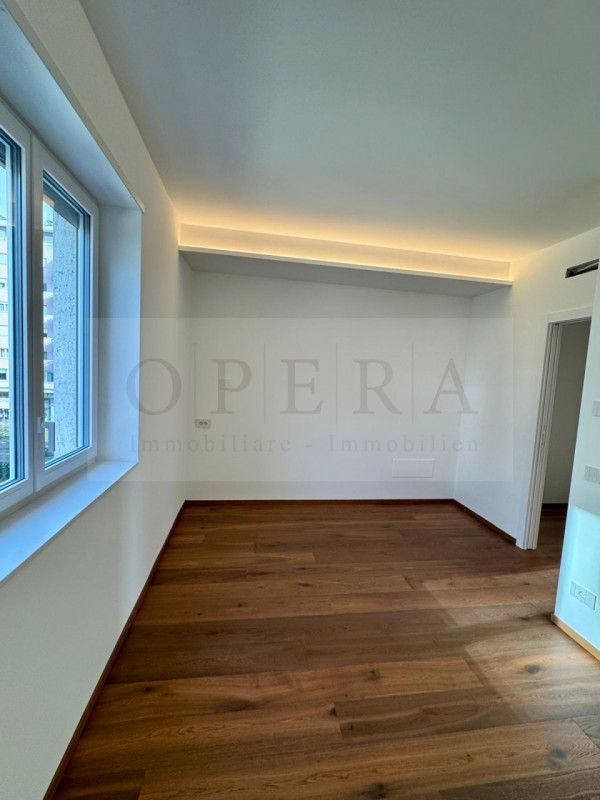 Immagine 5 di Appartamento in vendita  in Via Mendola a Bolzano