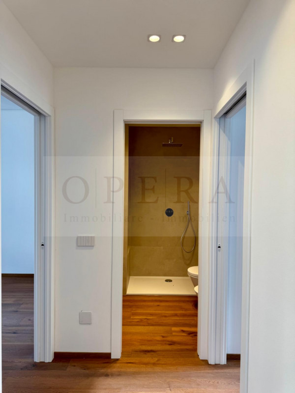 Immagine 7 di Appartamento in vendita  in Via Mendola a Bolzano