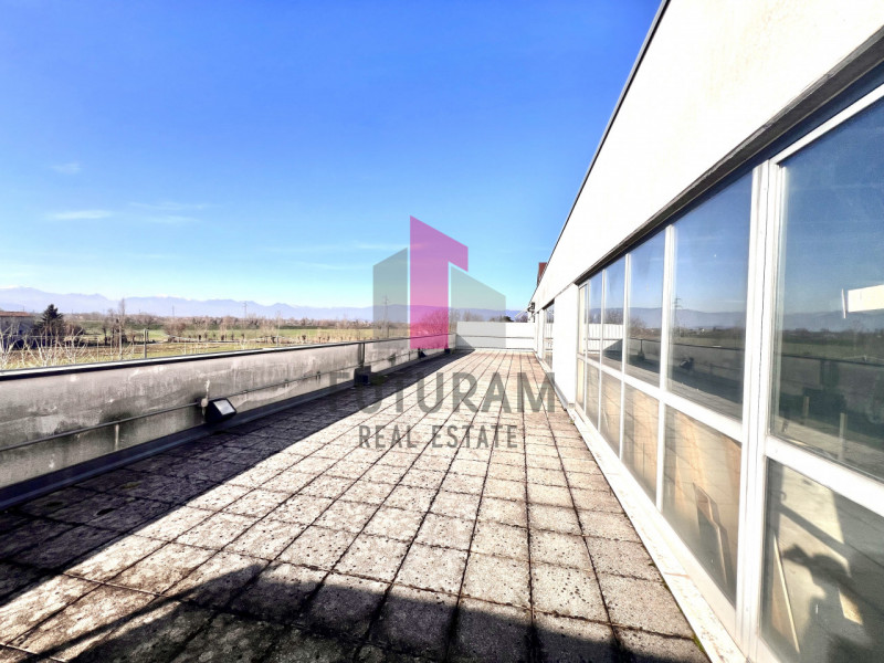 Immagine 2 di Ufficio in vendita  in VIA ZUCCOLA a Bolzano Vicentino