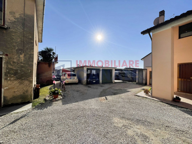 Immagine 3 di Villetta a schiera in vendita  in Via Libertà, 197 Piovene Rocchette a Piovene Rocchette