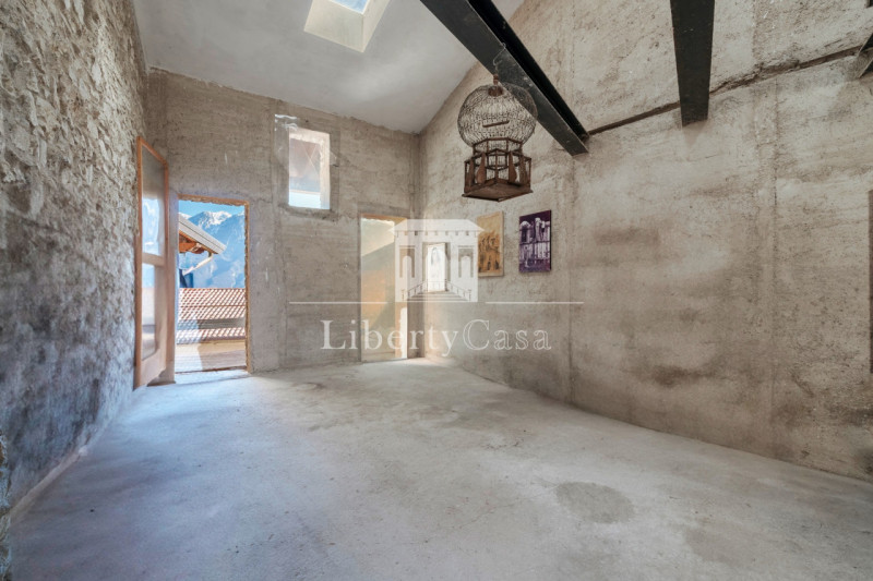 Immagine 13 di Casa trifamiliare in vendita  in Piazza Cavour a Tignale