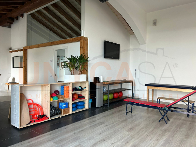 Immagine 3 di Attività commerciale in affitto  a Grisignano Di Zocco