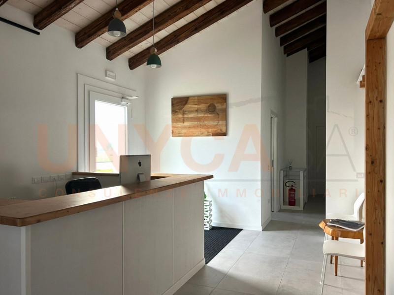 Immagine 6 di Attività commerciale in affitto  a Grisignano Di Zocco