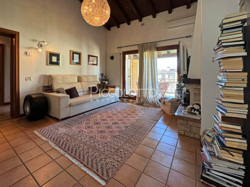 Immagine 2 di Appartamento in vendita  in via Strada dei Colli a Asolo