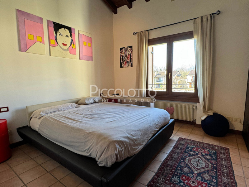 Immagine 12 di Appartamento in vendita  in via Strada dei Colli a Asolo