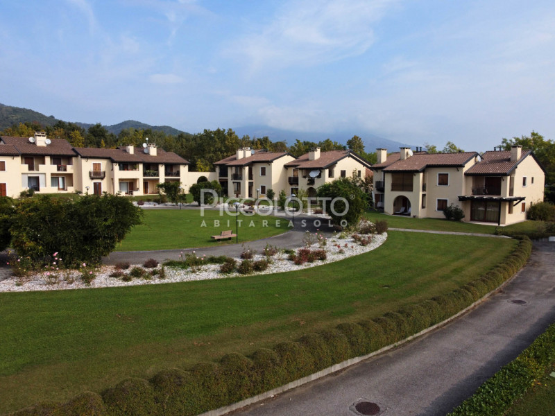 Immagine 19 di Appartamento in vendita  in via Strada dei Colli a Asolo