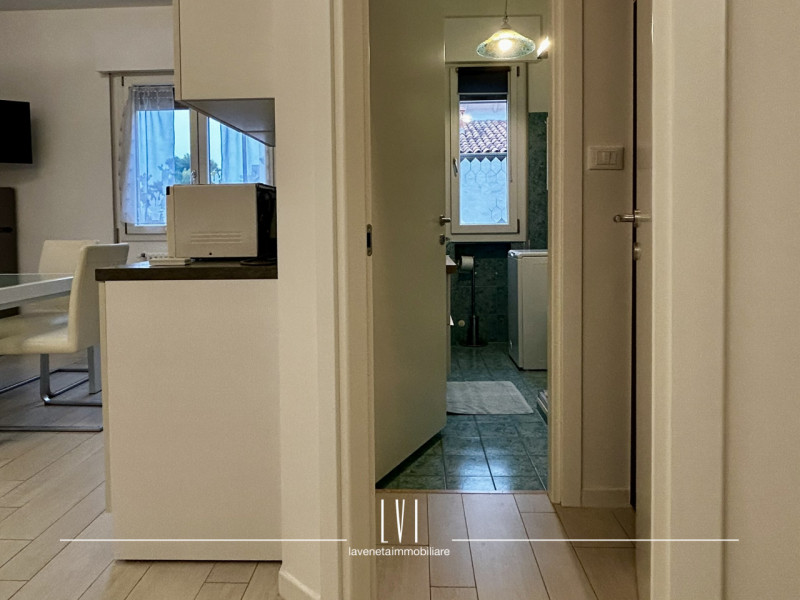 Immagine 3 di Appartamento in vendita  in Via Benvenuto Cellini n.4 a Jesolo