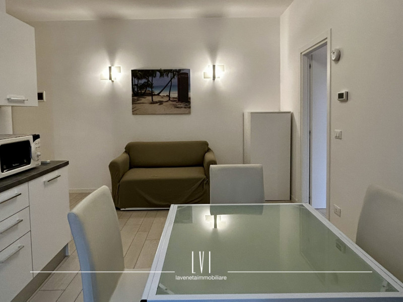 Immagine 6 di Appartamento in vendita  in Via Benvenuto Cellini n.4 a Jesolo