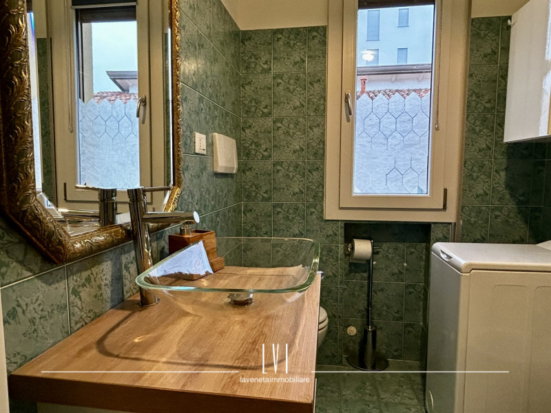 Immagine 9 di Appartamento in vendita  in Via Benvenuto Cellini n.4 a Jesolo