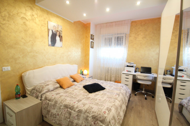 Immagine 9 di Appartamento in vendita  a Cologno Monzese