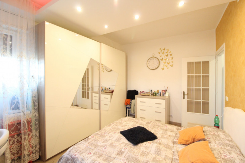 Immagine 10 di Appartamento in vendita  a Cologno Monzese