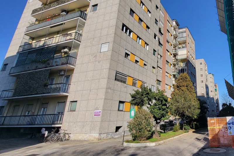 Immagine 29 di Appartamento in vendita  a Cologno Monzese