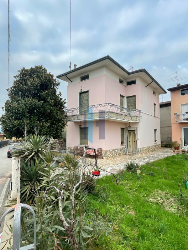 Immagine 2 di Villa in vendita  in via Trento 16 a Castenedolo