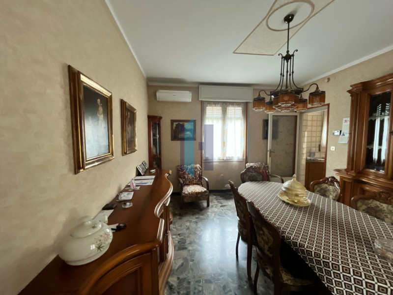 Immagine 8 di Villa in vendita  in via Trento 16 a Castenedolo