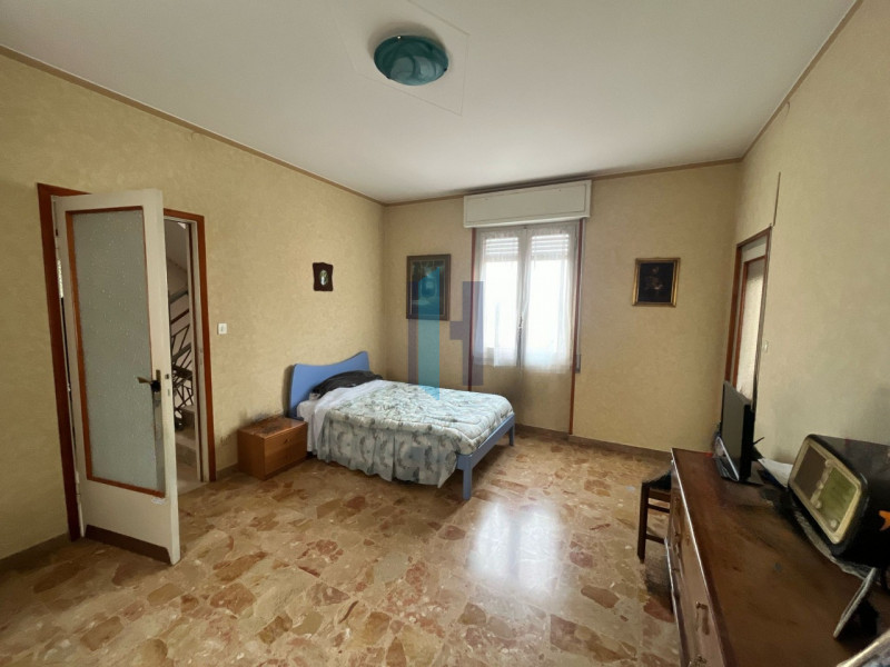 Immagine 16 di Villa in vendita  in via Trento 16 a Castenedolo