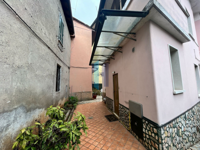 Immagine 39 di Villa in vendita  in via Trento 16 a Castenedolo