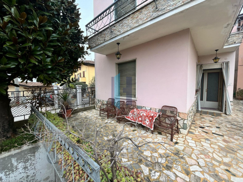 Immagine 42 di Villa in vendita  in via Trento 16 a Castenedolo